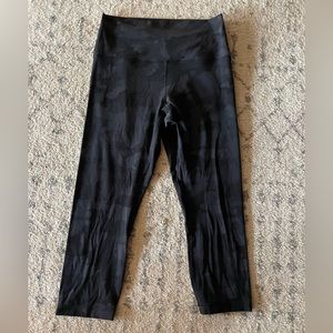 Lululemon align leggings 23’ in black camo.